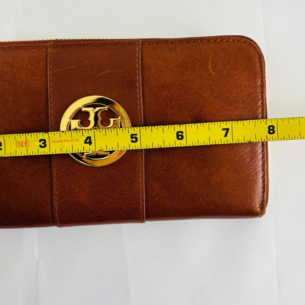 Tory Burch Amanda Zip Around Continental Wallet Brown Leather Gold Logo - Picture 8 of 9